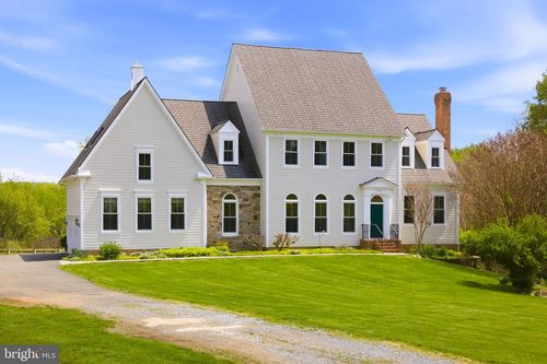 15018 Clover Hill Rd, WATERFORD, VA, 20197-1425 | Card Image