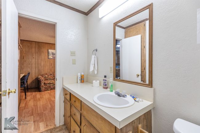 500 S 7 Th St, Home with 16 bedrooms, 8 bathrooms and 8 parking in Haskell TX | Image 10
