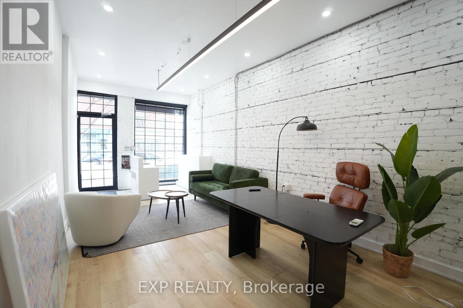 Commercial Lease in Toronto (Woodbine Corridor)