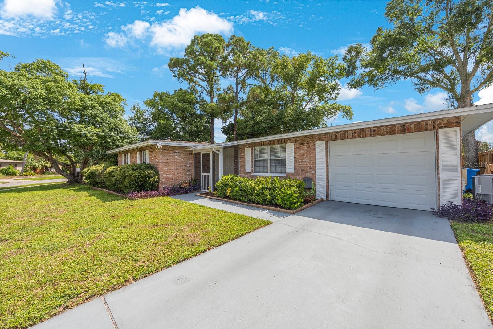 Liverpool Dr, Tampa, FL 33615