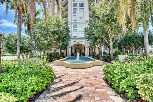 lph-07-550 Okeechobee Blvd, West Palm Beach, FL, 33401-6317 | Card Image