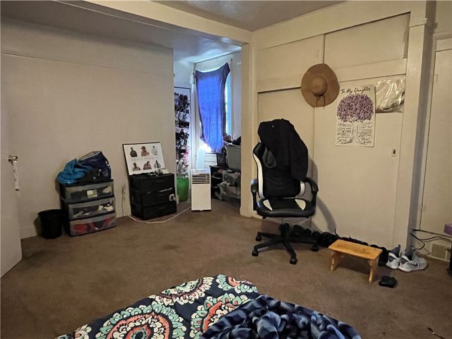 Good closet space... | Image 29