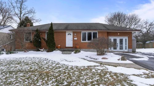 631 Elm St, Saint Thomas, ON, N5R1K9 | Card Image