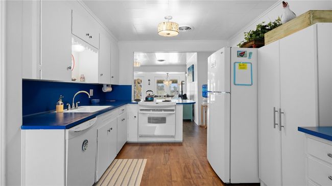 1127 S Live Oak St, House other with 2 bedrooms, 2 bathrooms and null parking in Rockport TX | Image 10