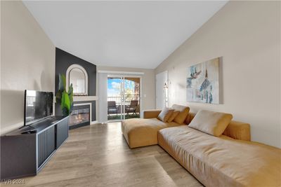 2004 - 7885 W Flamingo Road, Condo with 2 bedrooms, 2 bathrooms and null parking in Las Vegas NV | Image 1