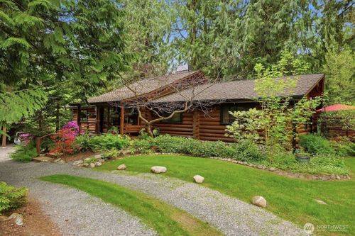 18904 233rd Ave Ne, Woodinville, WA, 98077-7586 | Card Image
