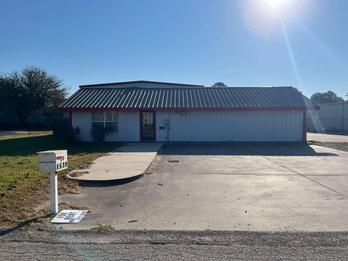 1539 East Ln, Beaumont, TX, 77713-3441 | Card Image