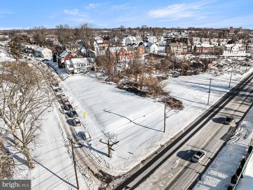 907 Meadow Ln, CHESTER, PA, 19013-1724 | Card Image