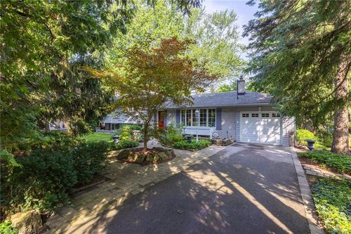 401 Cairncroft Rd, Oakville, ON, L6J4M8 | Card Image