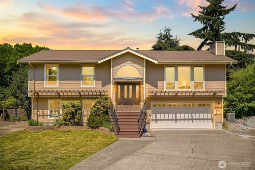 3979 Patrick Ct, Bellingham, WA, 98226-7869 | Card Image