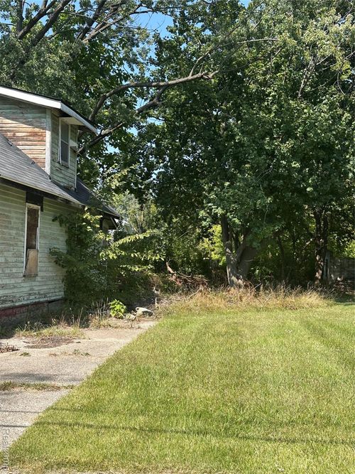 1623 Montana Ave, Flint, MI, 48506-2735 | Card Image