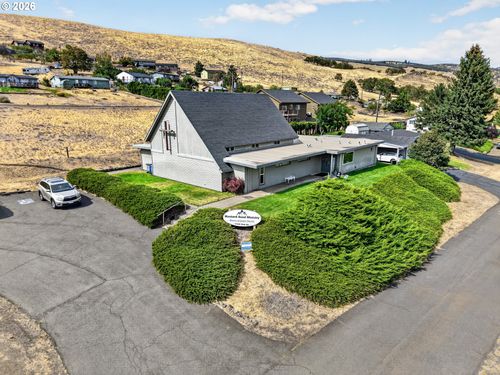 1122 Oak St W, The Dalles, OR, 97058-4567 | Card Image