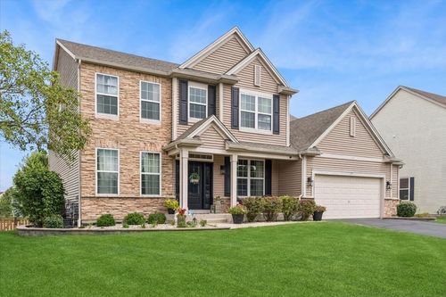 711 Jorstad Dr, North Aurora, IL, 60542-7001 | Card Image
