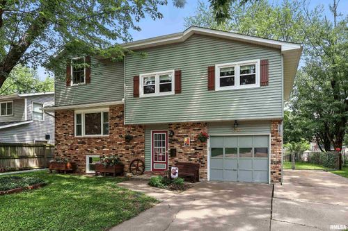 3011 N Pine St, Davenport, IA, 52804-1436 | Card Image
