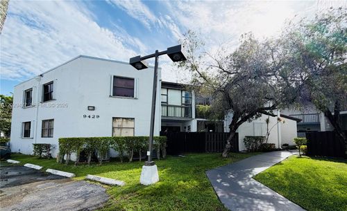 20133-9429 Fontainebleau Blvd, Miami, FL, 33172-7511 | Card Image