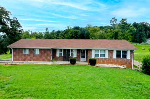 888 Isabell Dr, Dandridge, TN, 37725-4678 | Card Image