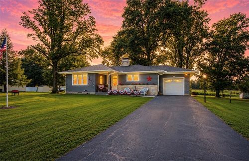 224 Brewer Rd, Danville, IL, 61834-5817 | Card Image