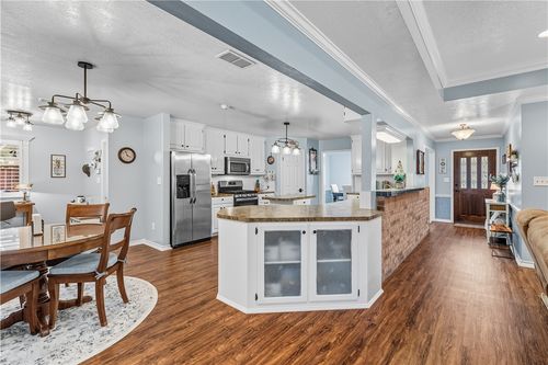 125 Golfview Dr, Hilltop Lakes, TX, 77871 | Card Image