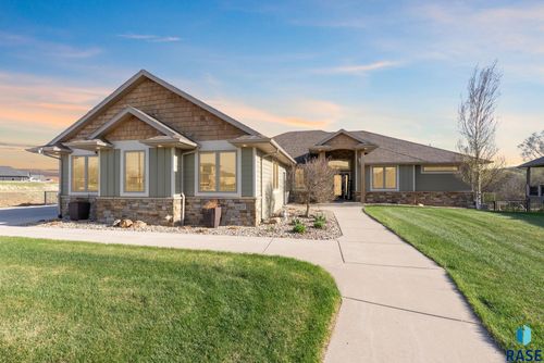 1417 S Sugar Maple Dr, Sioux Falls, SD, 57110-8902 | Card Image