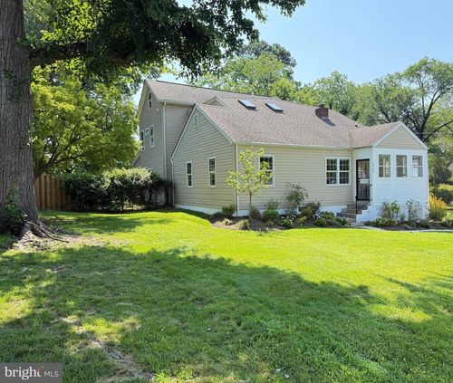 2933 Fairmont St, FALLS CHURCH, VA, 22042-1336 | Card Image