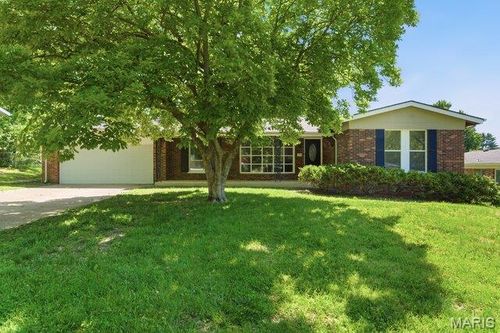 13910 Sunland Dr, Florissant, MO, 63034-2548 | Card Image