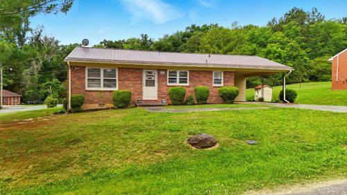 102 Southeast St, Brookneal, VA, 24528-2811 | Card Image