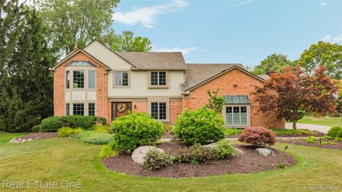 37125 Fox Gln, Farmington Hills, MI, 48331-1807 | Card Image