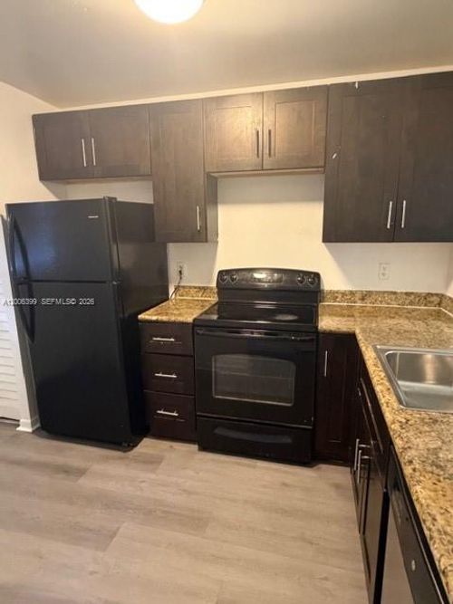 106-17-20800 Ne 8th Ct, Miami, FL, 33179-2065 | Card Image