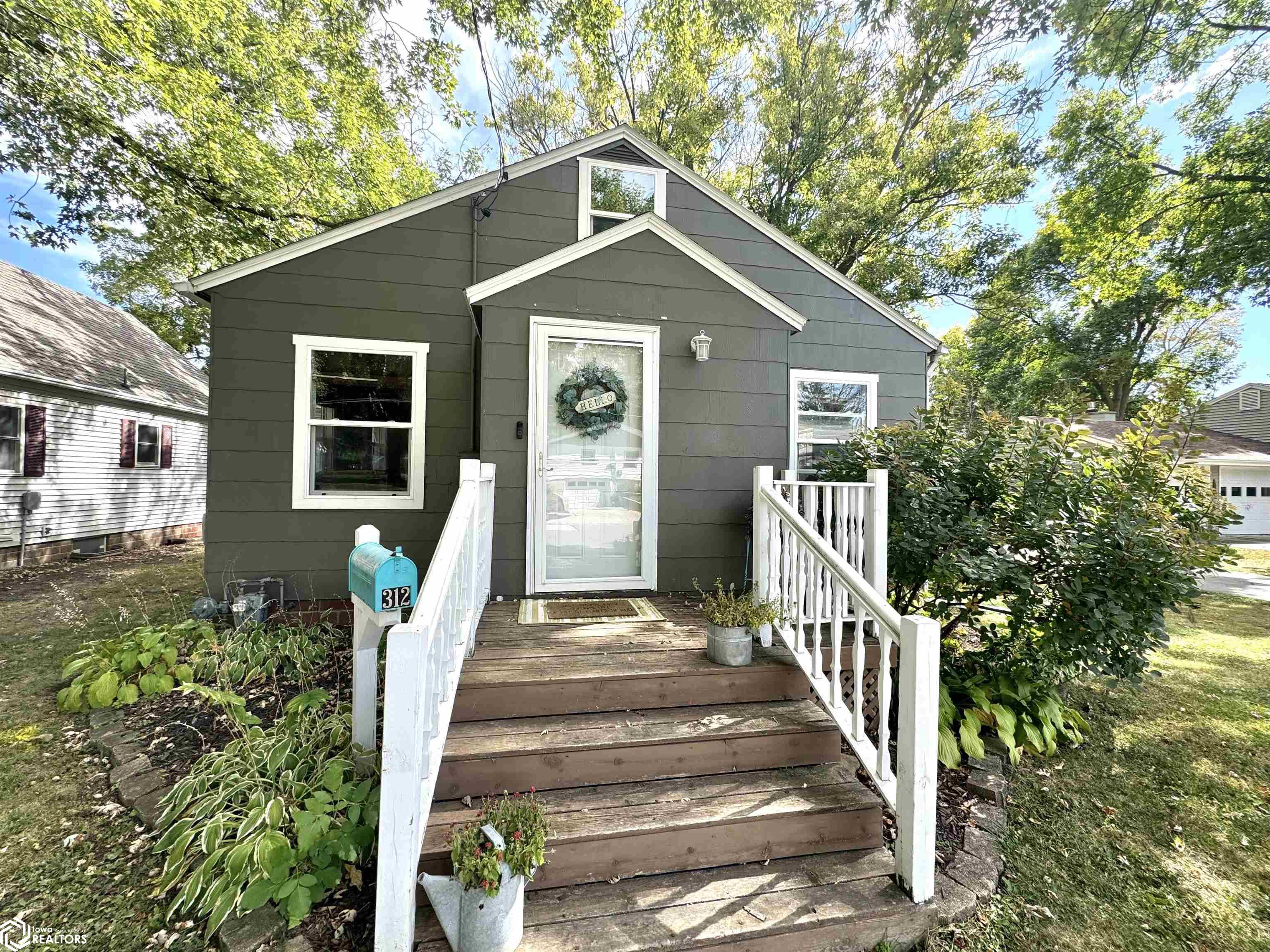 11th St, Clear Lake, IA 50428