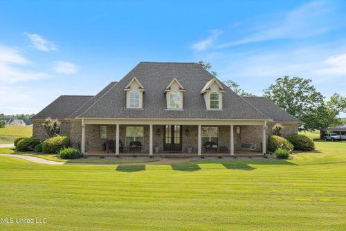 173 Winter Oaks Dr, Lamar, MS, 38642-9112 | Card Image