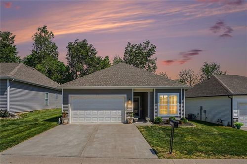 7728 124th St, Kansas City, MO, 64163-7808 | Card Image