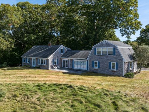 28 Lake St, Acushnet, MA, 02743-1301 | Card Image