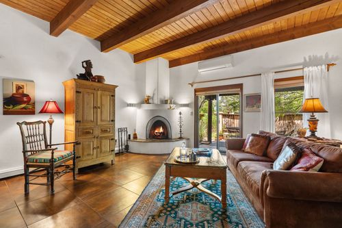2832 Plaza Rojo, Santa Fe, NM, 87507-5377 | Card Image