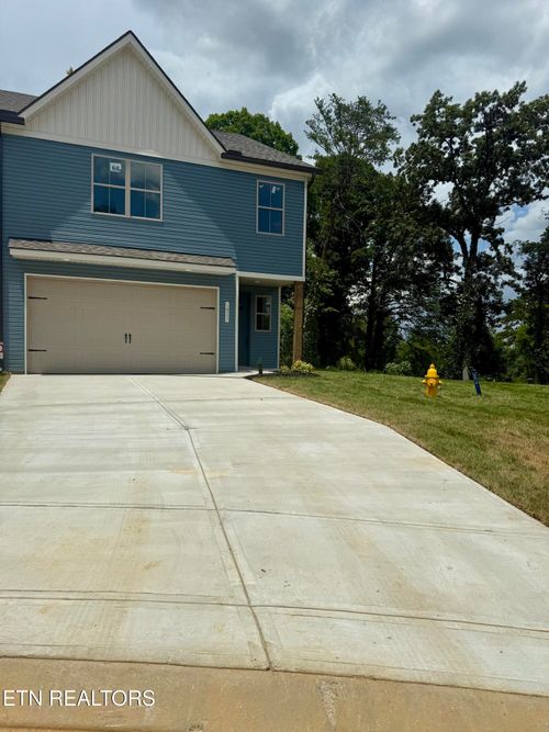 1827 Bennett Village Dr, Maryville, TN, 37804 | Card Image