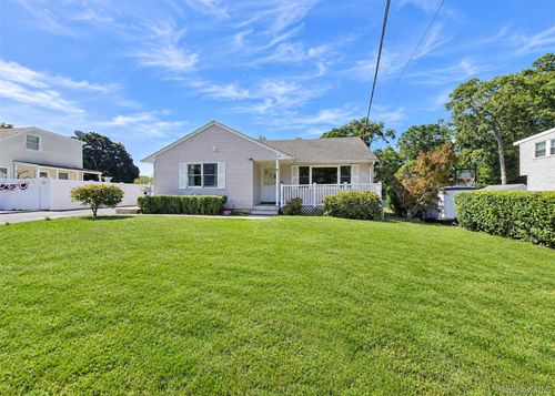 80 Carroll Avenue, Brookhaven, NY, 11779 | Card Image