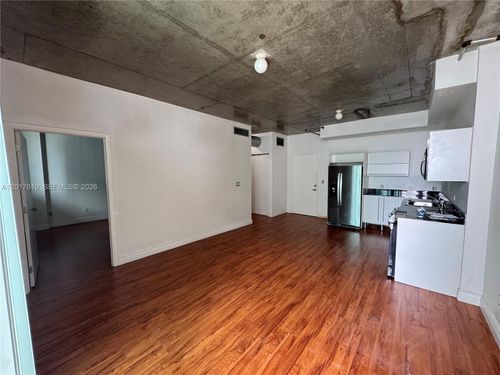 2532-690 Sw 1st Ct, MIAMI, FL, 33130-2991 | Card Image