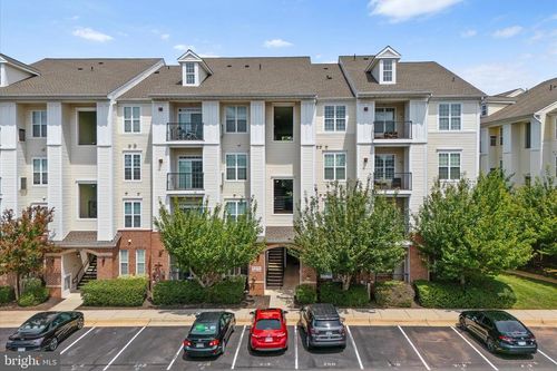unit-411-21228 Mcfadden Sq, Potomac Falls, VA, 20165-7292 | Card Image
