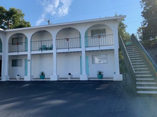 205-2609 E Cesar Chavez St, Austin, TX, 78702-4762 | Card Image