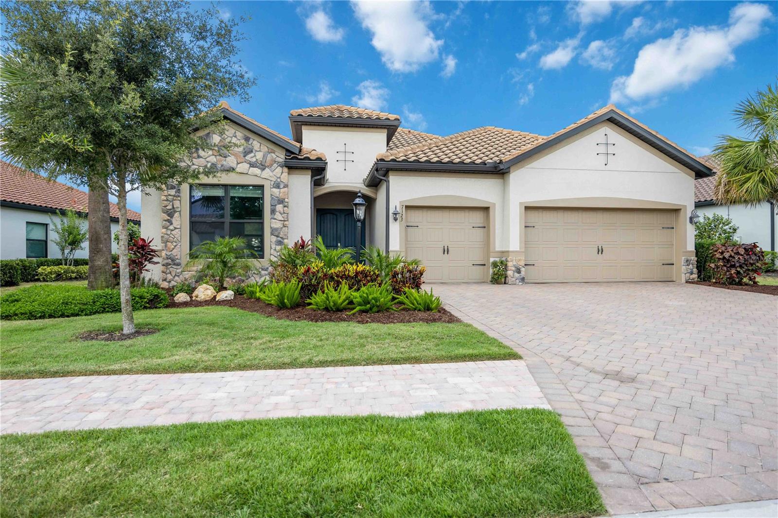Whittlebury Trl, Bradenton, FL 34202
