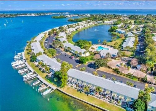 apt-d-213 Seahorse Dr Se, ST PETERSBURG, FL, 33705-4093 | Card Image