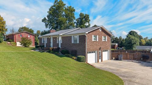 1032 Granby Dr, Morristown, TN, 37813-1069 | Card Image