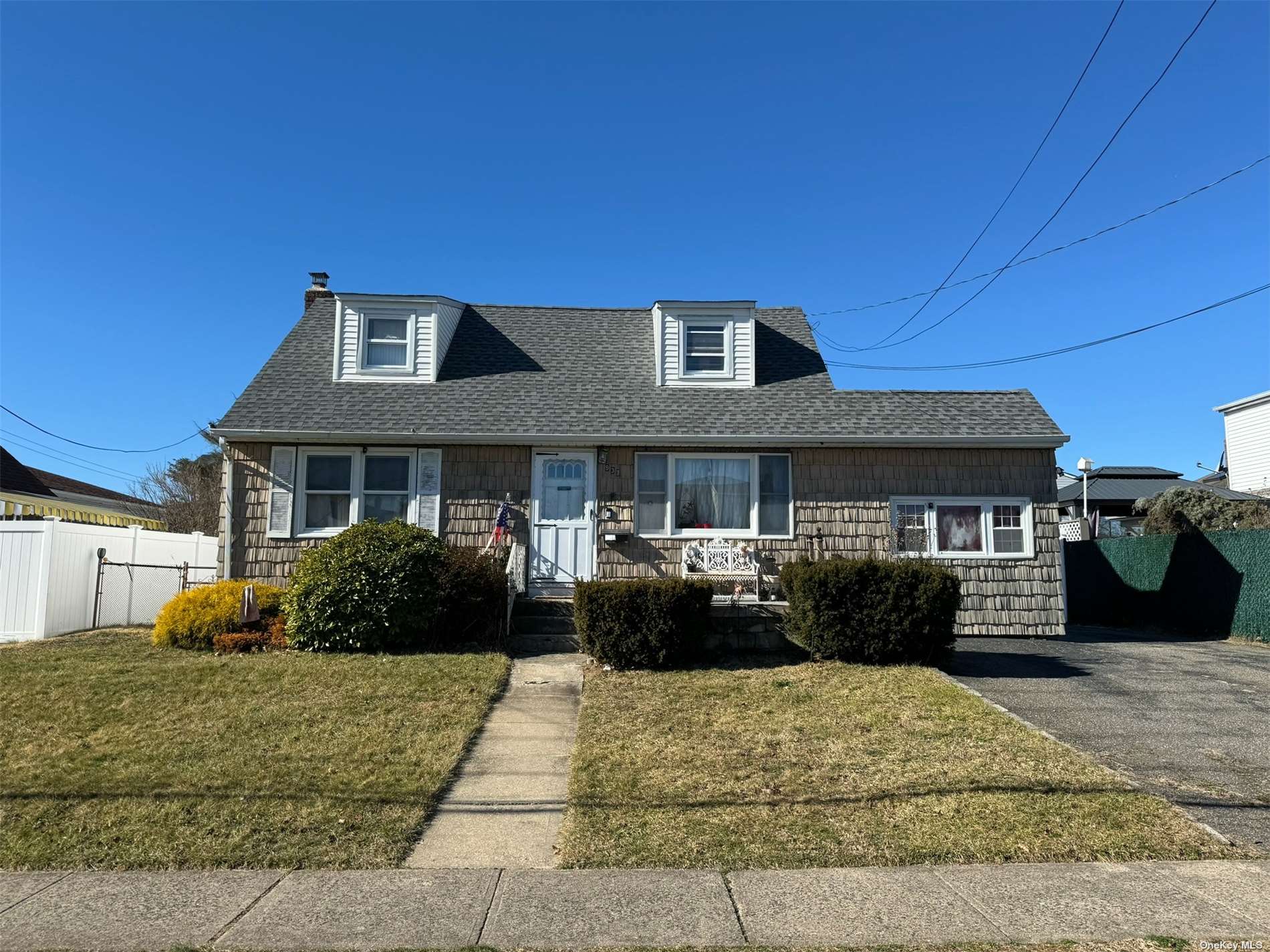 Central Ave, Massapequa, NY 11758