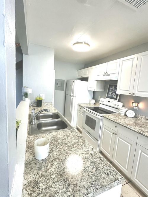 apt-2-824 E Tiffany Dr, Mangonia Park, FL, 33407-3254 | Card Image