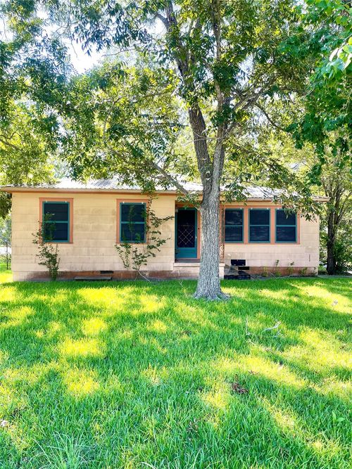 109 E Heard St, Ganado, TX, 77962-8457 | Card Image