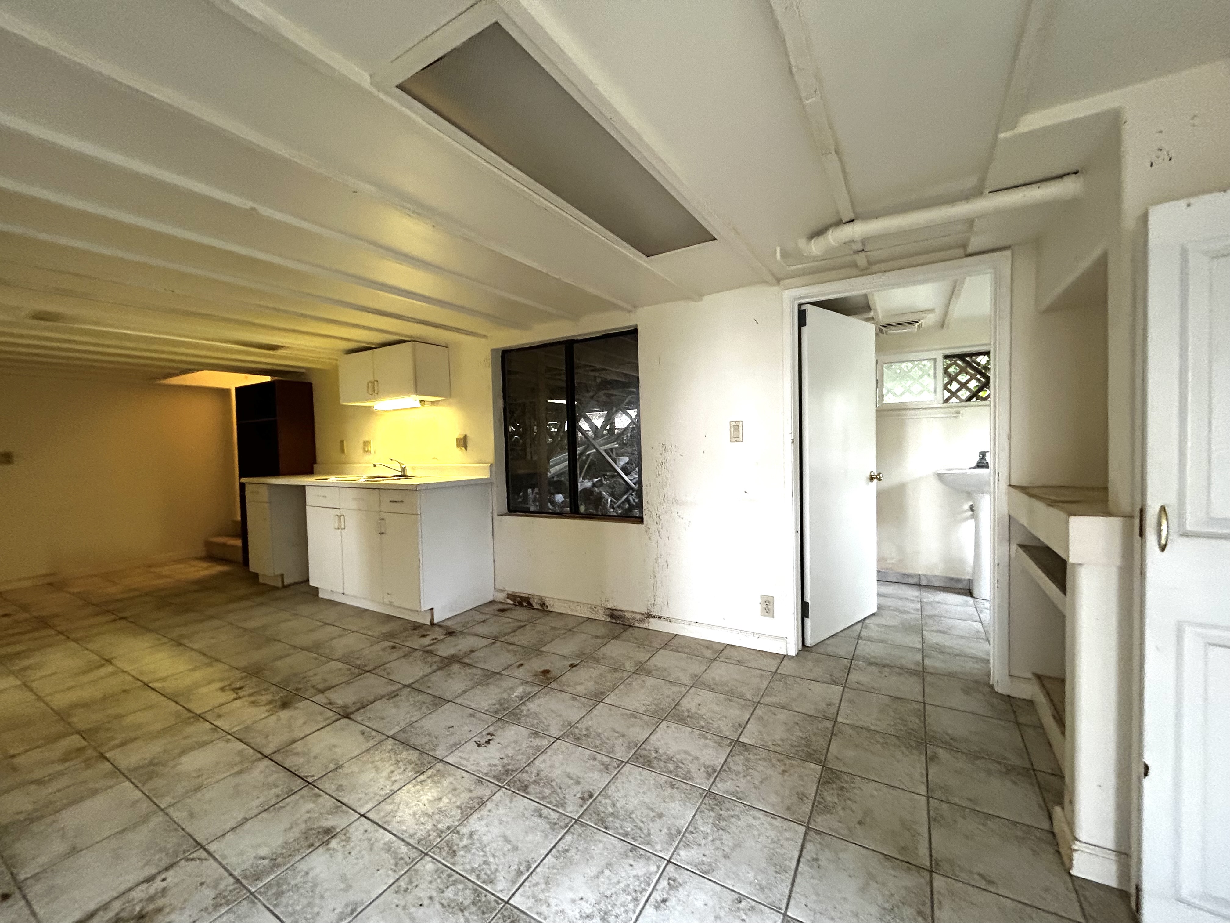 Residential in Captain Cook 4