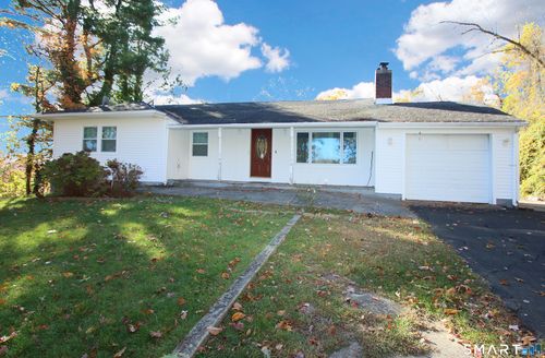 12 Gilbert Hill Rd, North Haven, CT, 06473-2102 | Card Image