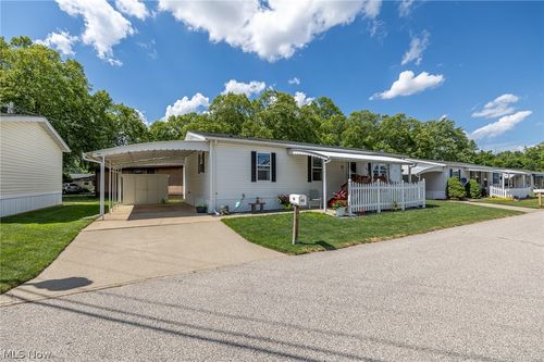10 Cherry Ln, Olmsted Twp, OH, 44138-2916 | Card Image