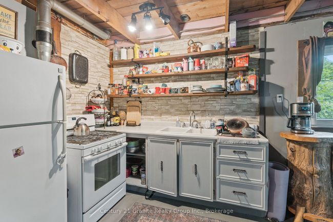 1553 Kushog Lake Rd, House other with 3 bedrooms, 1 bathrooms and 10 parking in Algonquin Highlands ON | Image 32