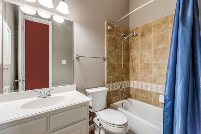 Ensuite bathroom within the Generational Suite | Image 24