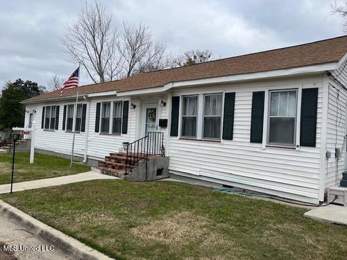 1013 Main St, Natchez, MS, 39120-3641 | Card Image